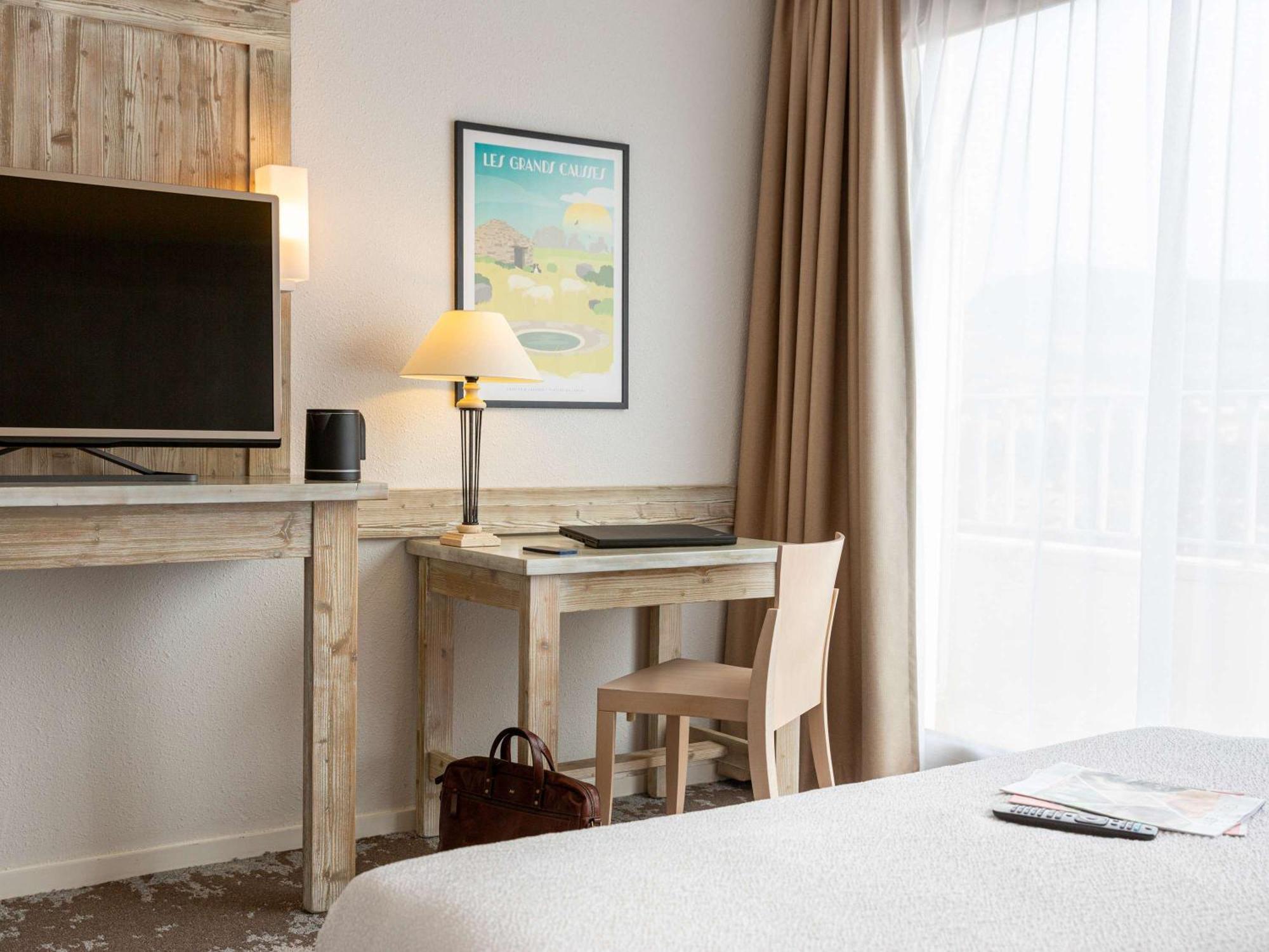 Mercure Мийо Екстериор снимка